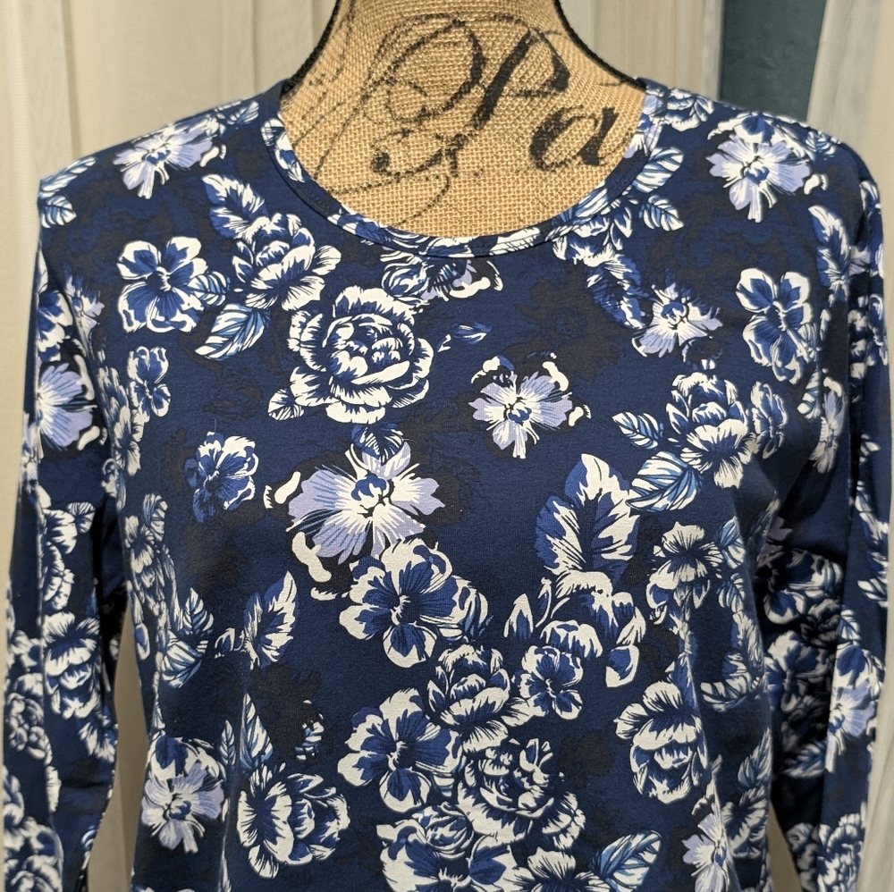 Blue floral long sleeve - Picture 3 of 6